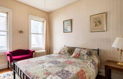 Cozy Cape Cod Bungalow King Queen WD Full Kitchen Wifi Desk - Foto 22