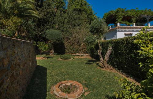 Heated pool and fantastic views BBQ Beach 5 mins - Photo 45