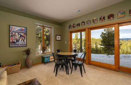 Stunning Mountain Retreat with View and Private Hot Tub - Foto 16