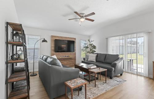 928 Z5 VILLAGE OF LAKE DENHAM by REMAX Premier - Foto 9