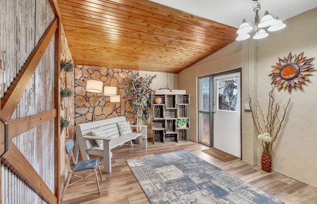 Downtown 2 Story Property 2 Bedroom Apts by RedAwning - Foto 1