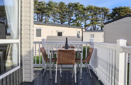 Caravan B61 at Landscove Holiday Park - Photo 18