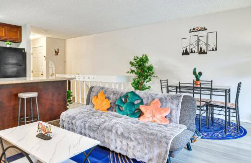 Lake Oswego Condo with Balcony, 3 Mi to the Water! - Foto 4