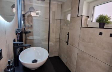 Tiny House am See Dillich - Hunde willkommen - Eigener eingezäunter Garten - Ruhige Lage - Klima - Foto 1