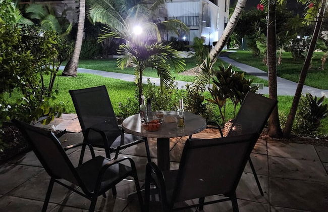 NEW Stunning Beachfront Condo at the Coral Beach - Foto 64