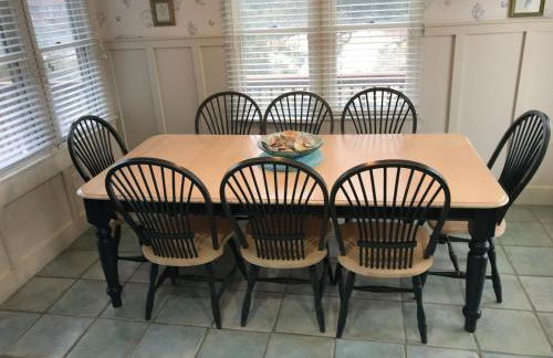 Pets OK Rest A Shored A Secure and Comfortable Home Flat Screen T Vs In All Rooms Fully Stocked With Plenty Of Amenities Private Inground Pool Gas Fireplace Rents Sat to Sat Full Weeks only - Foto 3