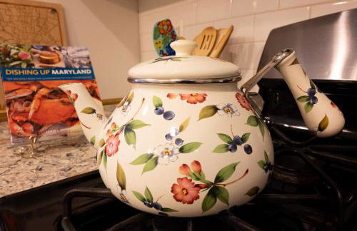 Luxury Federal Hill Home with Rooftop & 4 Parking Spots - Foto 40