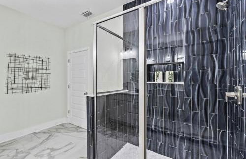 Spacious Modern 5-Bedroom House, Close to Downtown Tampa - Foto 15