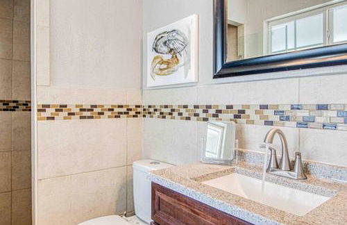 My Cozy Duplex A in the Heart of West Side - Foto 25