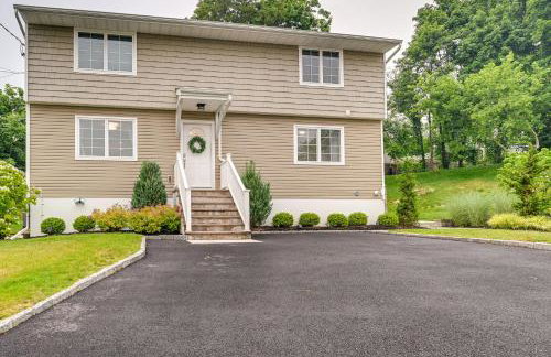 Walk to Shops and Dining Glen Cove Apt with Yard! - Photo 23