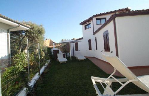 VILLA GILDA CON DEPANDACE PISCINA e GIARDINO - Photo 18