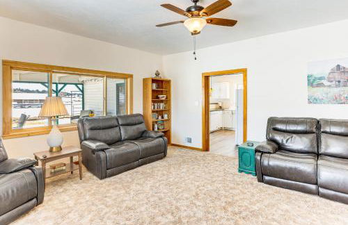 Patio and Mountain Views Farmhouse in Mancos! - Foto 9