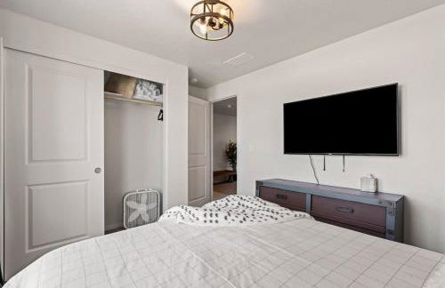 Modern Cabin Vibes, Vaulted ceilings, Sleeps 8! - Foto 28