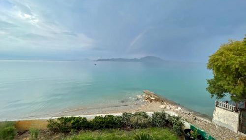 Stunning Beachfront Apartment Strátos - Foto 5, Garden view