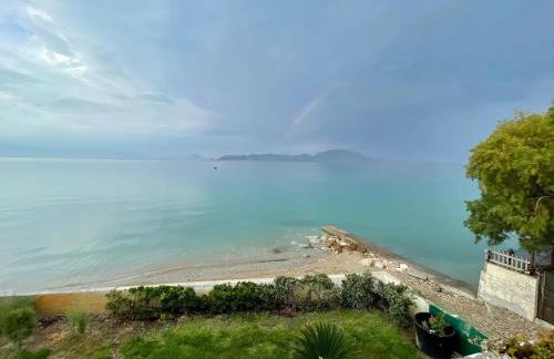 Stunning Beachfront Apartment Strátos - Foto 5