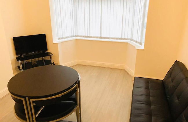 4 Bedroom Lovely Home in Loughborough Town & Uni - Foto 14