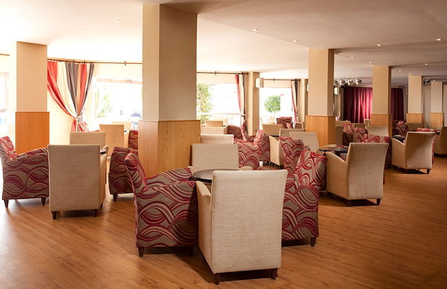 Ona Marinas de Nerja Spa Resort - Photo 4