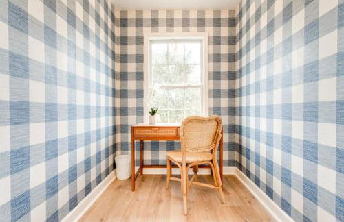 Stylish New 3BR 2.5BA Fire Pit Fence yard - Foto 22