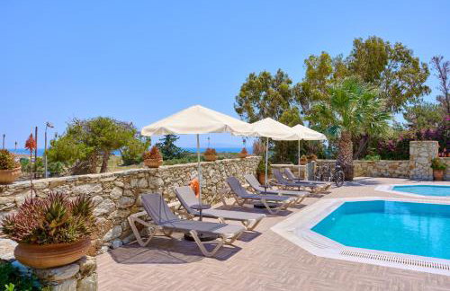 Family seaside Kladissos Villa with private heated pool! - Foto 58