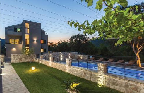 Six-Bedroom Holiday Home In Zagvozd - Foto 24