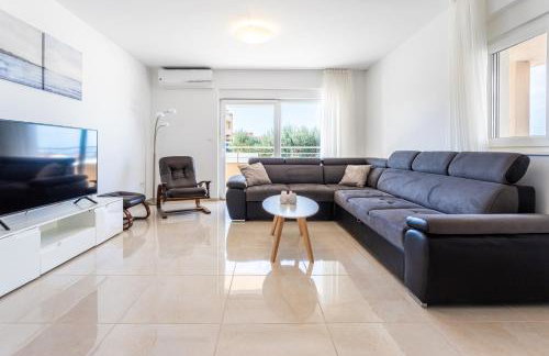 Villa Ana perfect for families with kids and groups,House with heated Pool - Photo 8