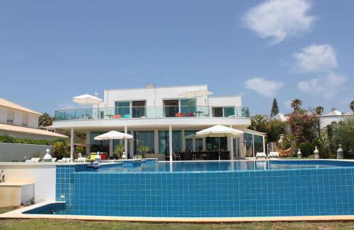 Breathtaking Villa with infinity pool over the sea - Foto 74