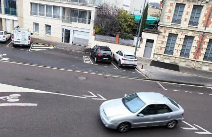 Appartement Cosy Centre Ville De Reims - Foto 16