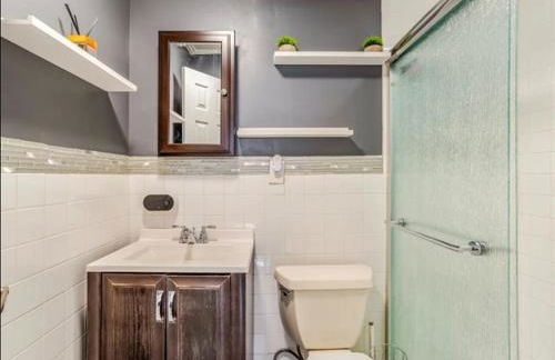 Private Studio Suite with Separate Entrance & Backyard, Quiet Brooklyn Stay - Photo 10