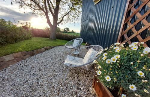 The Humble Hut - Photo 54