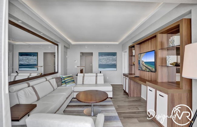 Stunning Beachfront Luxury- Your Perfect Getaway! - Photo 7