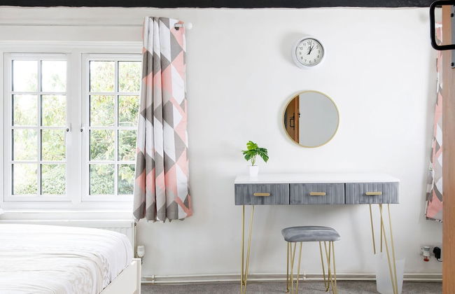 Tranquil Luxe in Country Cottage - Photo 3