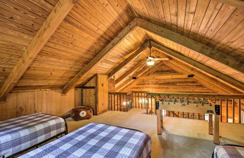 Big Canoe Mountain Resort Cabin with Pool Access! - Foto 17