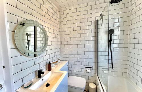 Stylish 3-bed home in Prestwich with free parking - Foto 7