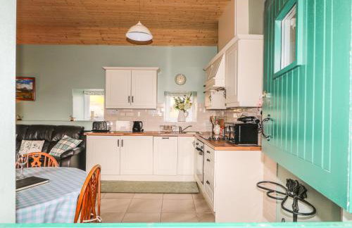 Pat White's Cottage - Photo 7