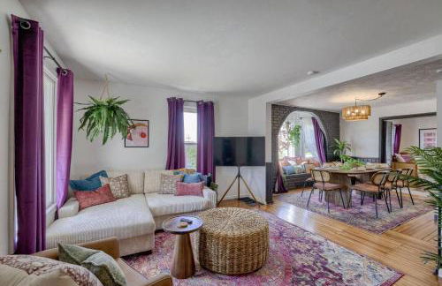 New 5BD Near UNL & DT | Poker Table & Games - Foto 24