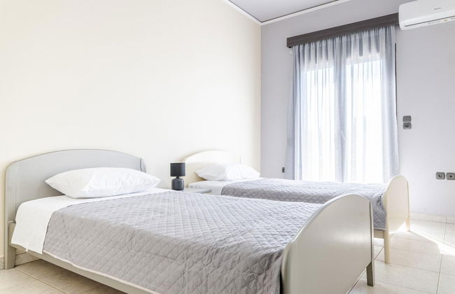 Villa Archodia - With Private Pool - Photo 31