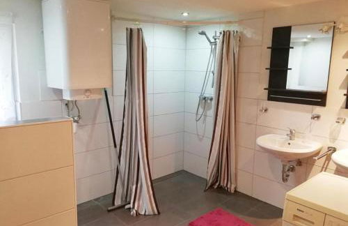 Monteurwohnung in Hohenstadt A8, ULM, GUENSTIG, WIFI, SMART TV - Foto 17