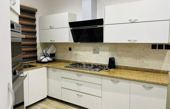 The Azaria Hotel & Apartment - Photo 37