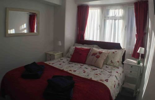 The Post House (Centre of riverside village) - Photo 27