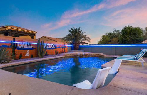 Chill and Relax Luxury Retreat with Pool Spa Game Room and Steam Room - Foto 1