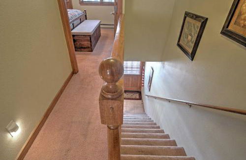 Red River Home with 2 Balconies - 1 Block to Main St - Foto 10