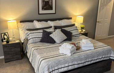 Unwind in Style in this stunning townhome retreat - Foto 16