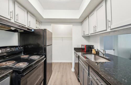 Northcliffe 405 I Fully Furnished 2 Bedroom 2Bth - Foto 3