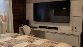 Casa com Piscina e Jardim, Próxima da Praia Brava - Foto 5