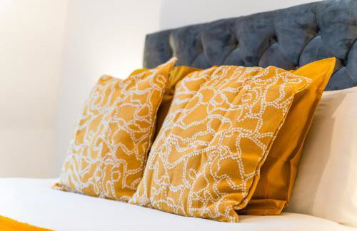 Stylish Two Bedroom Apartment - Secure Parking & Balcony 9MC - Photo 23