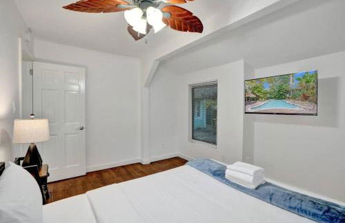 Tropical Oasis 2BR w Pool - Foto 8