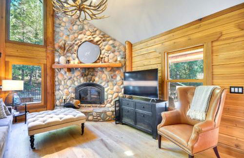 Luxe Cabin in the Woods Walk to Lake! - Foto 4