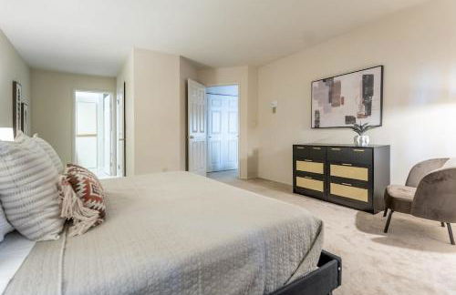 Tranquil Apt 2 King Suites Pet Friendly near DT Bellevue - Foto 25