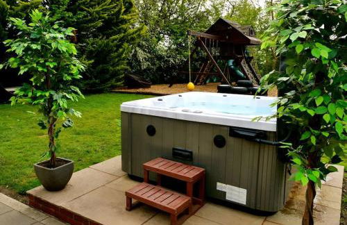 Deluxe 1 Bed Versace Hot Tub Sky TV Cinema Screen - Foto 1