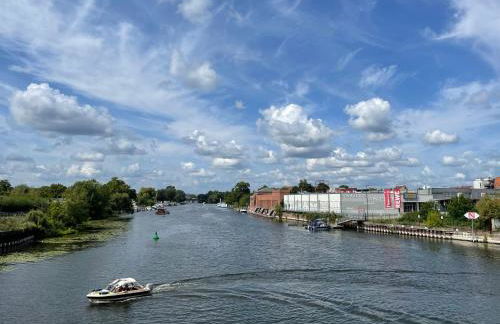 Wohnen in Loriots Wasserstadt mit Kamin und MagentaTV - Foto 14